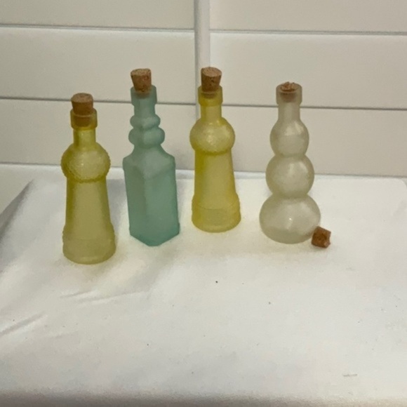 Glass bottles - Picture 1 of 5